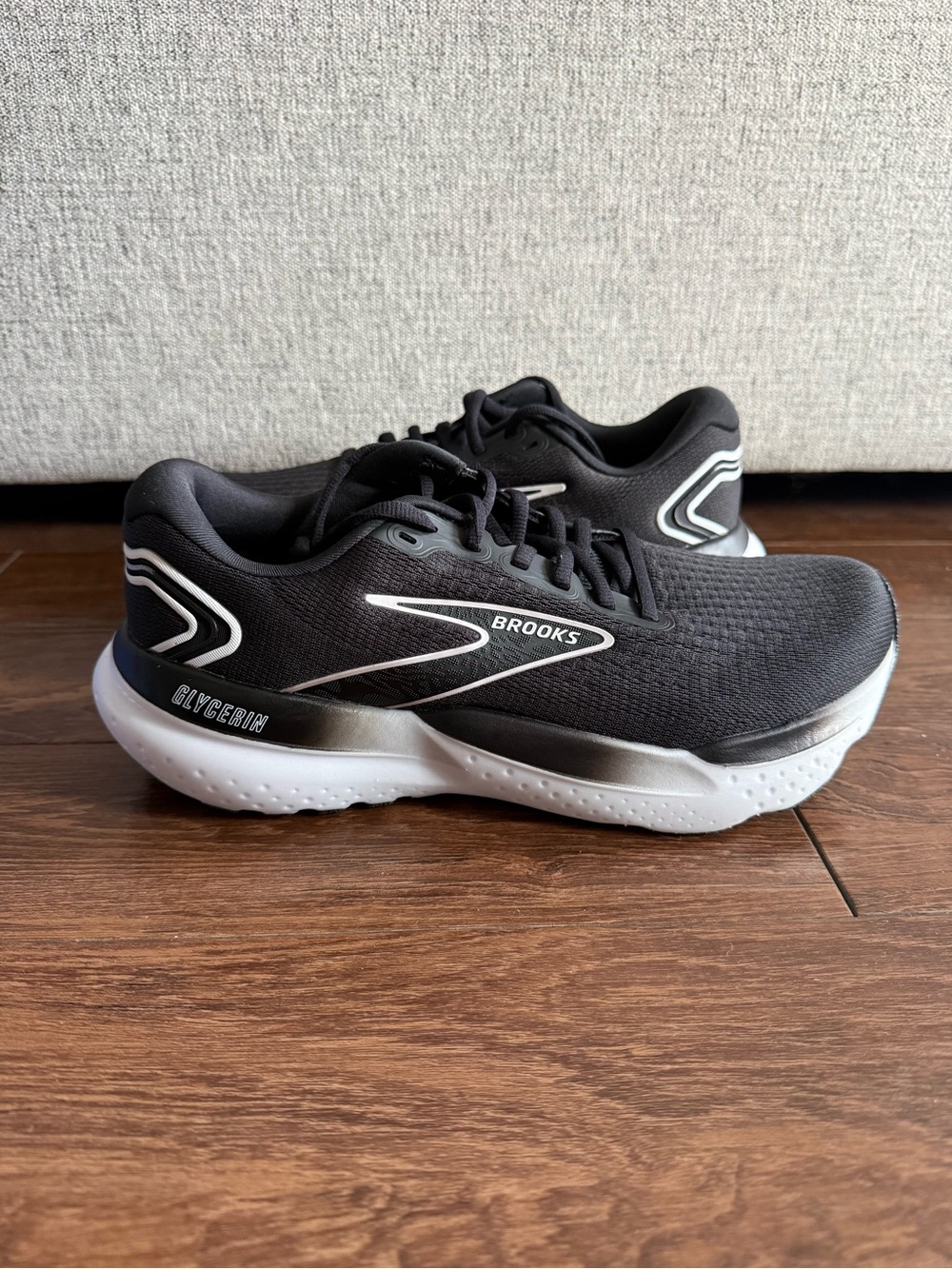 NWT Women’s Brooks Glycerin 21 - Picture 2 of 5